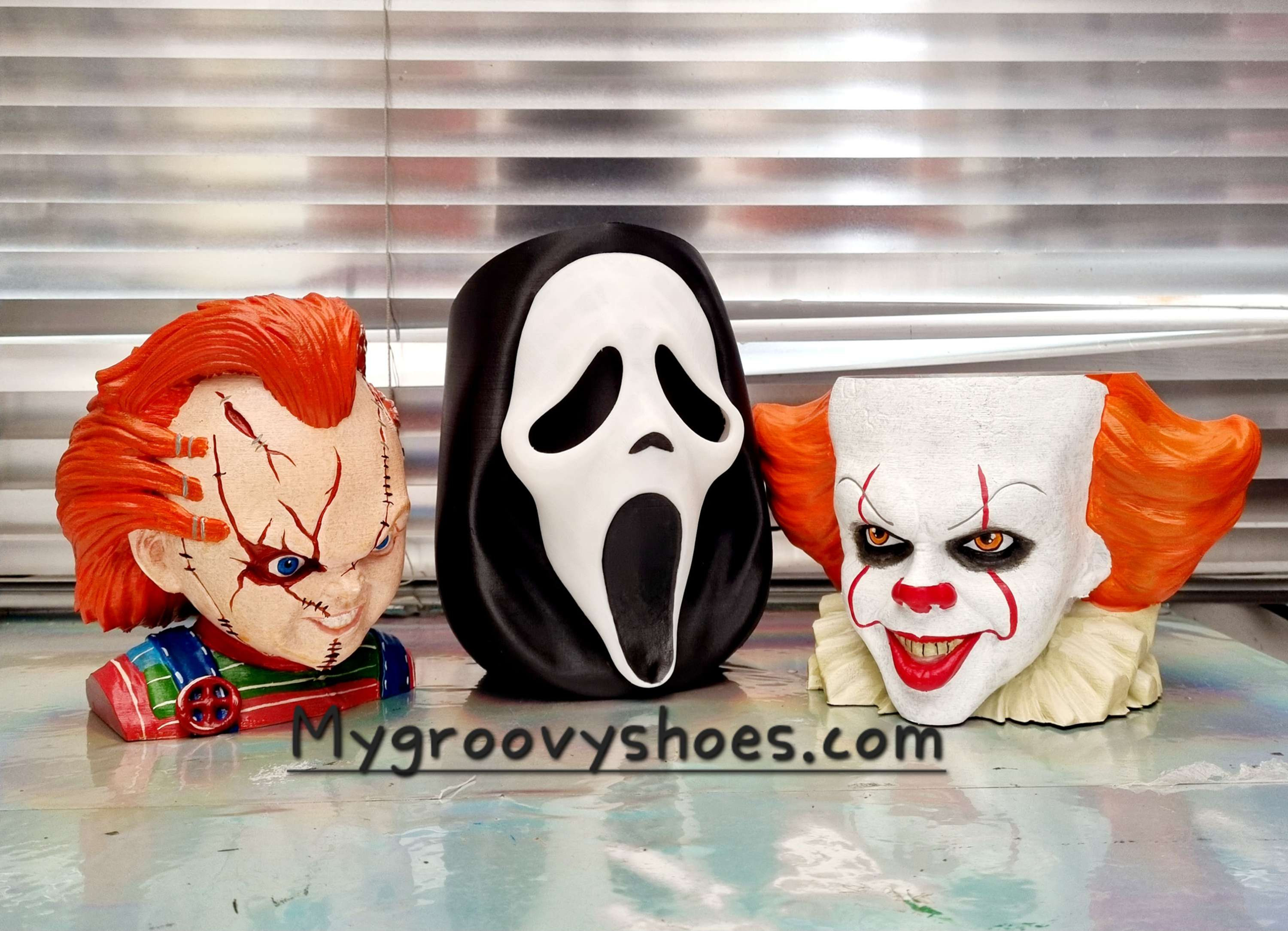 Horror head pots (choose) 