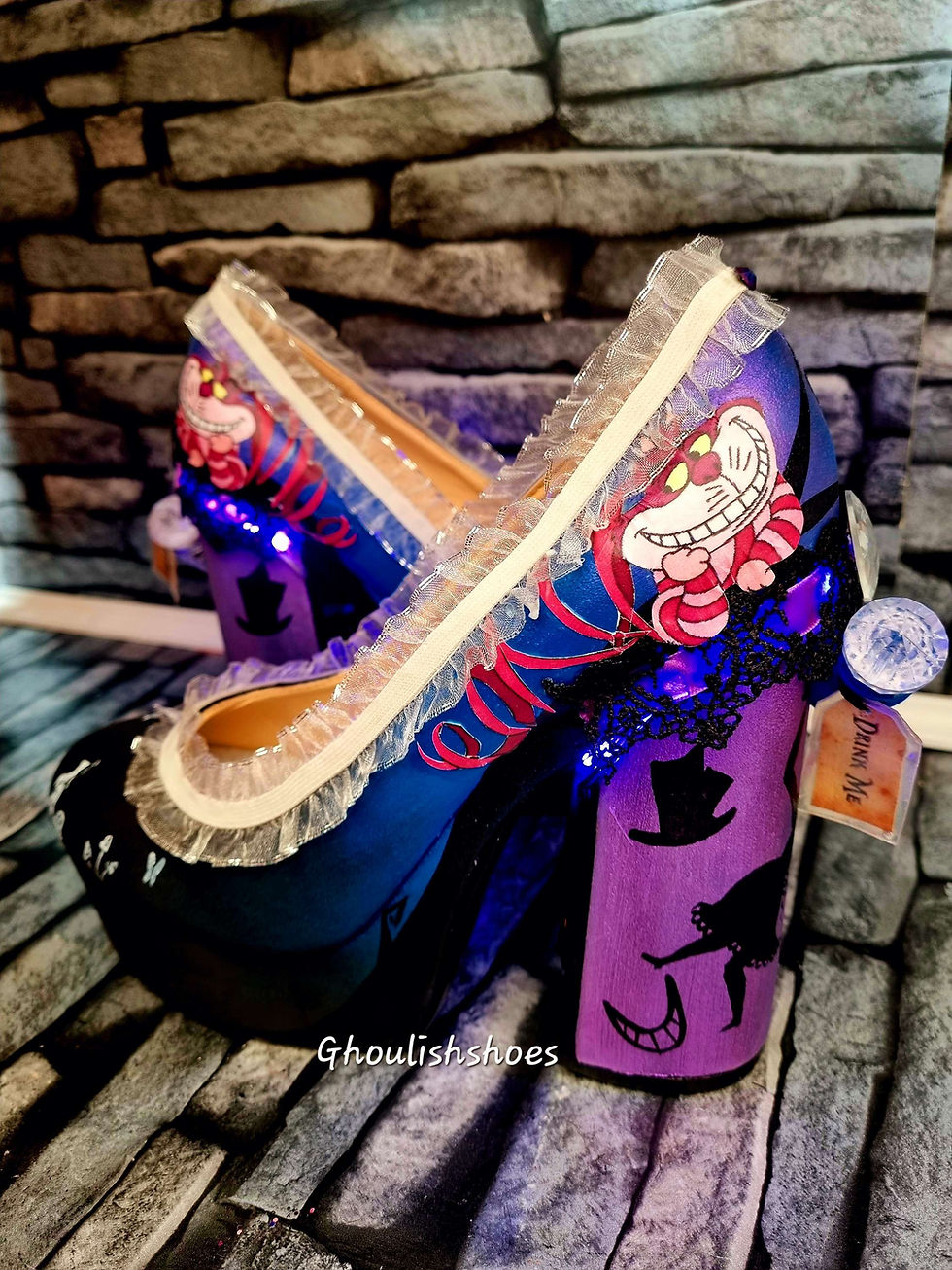 Miniatyrbild: Cheshire Alice light up heel