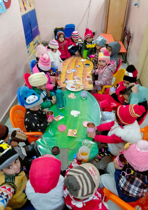 Winter Party @ Tiny Taughts