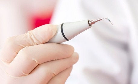 limpieza-dental-con-ultrasonido.jpg