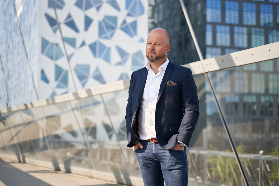 Portrettserie ved barcode av Morten Edler Bay, CEO emagine - Fotograf Raymond Engmark, Bodø