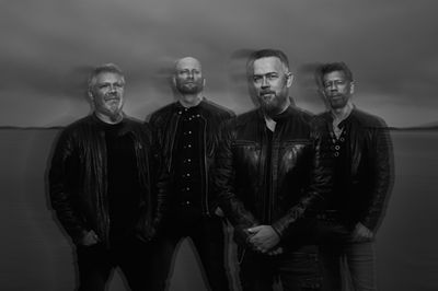 Bandbilde fotografert av Kent Kristensen & Kommisjonen fotografert av Fotograf Raymond Engmark, Oslo