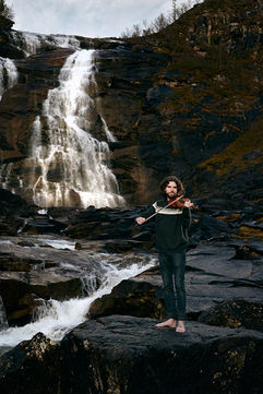 Gjermund Larsen fotografert for Nordland Musikkfestuke av Fotograf Raymond Engmark, Oslo