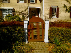 Gate • posts • fence & setting