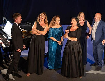 Závěrečný koncert - Lázeňské divadlo (4) Foto Zbyněk Maděryč.jpg