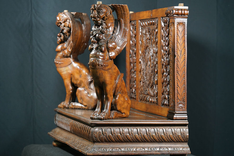 Thumbnail: A French Renaissance walnut dressoir, part 16th century Y04)