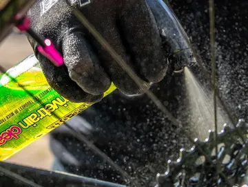 Cleaning a bicycle
