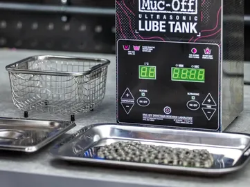 Deep cleaning bicycle components for a deluxe tune-up