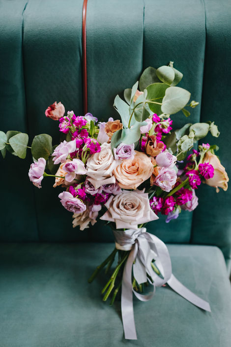bouquet wedding in car seat. Chelsea.