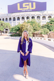 LSU Senior Portraits, Senior Portraits, Senior photos, Graduation photos, senior portrait inspo, graduation photo inspiration, louisiana portrait photographer