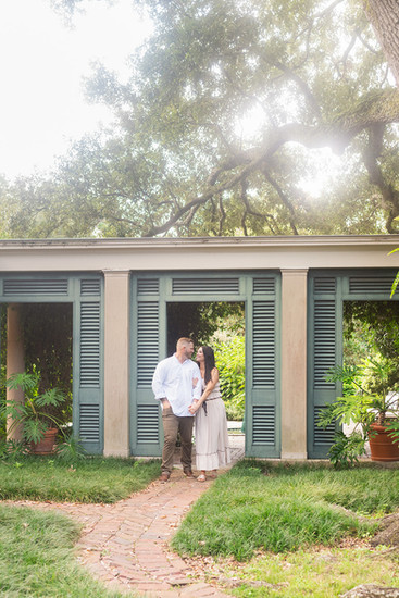 New Orleans engagement photos at Longue Vue House taken by NOLA Wedding Photographer Sierra Beaulieu