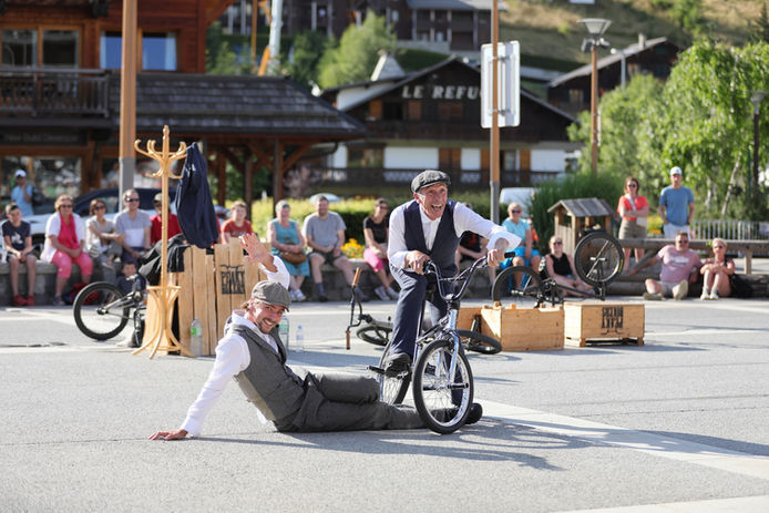 2 acrobats on BMX bikes for the Peaky Bikers comedy bike show