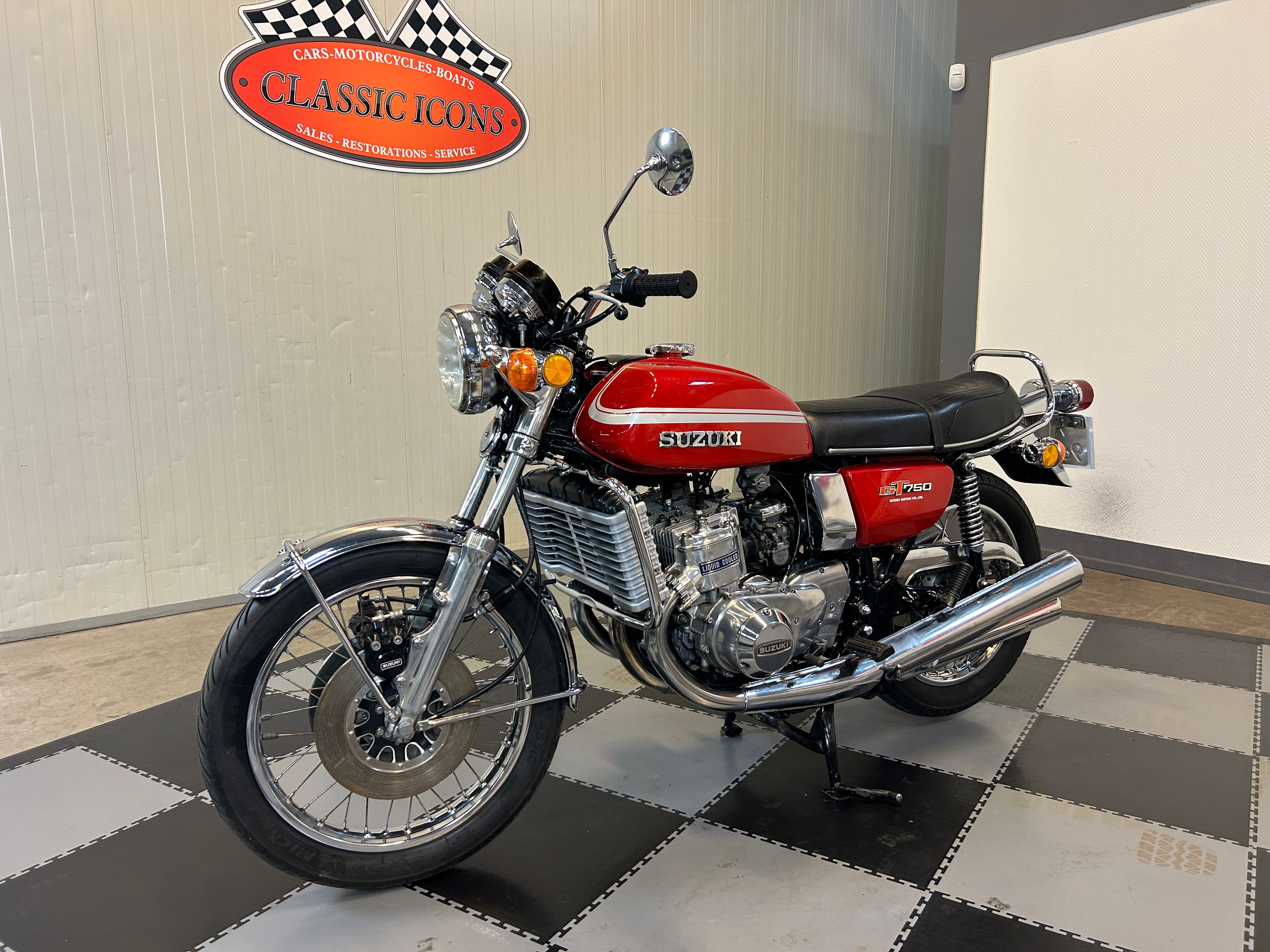 (SOLD !) 1975 Suzuki GT750 SURVIVOR - Rebuild