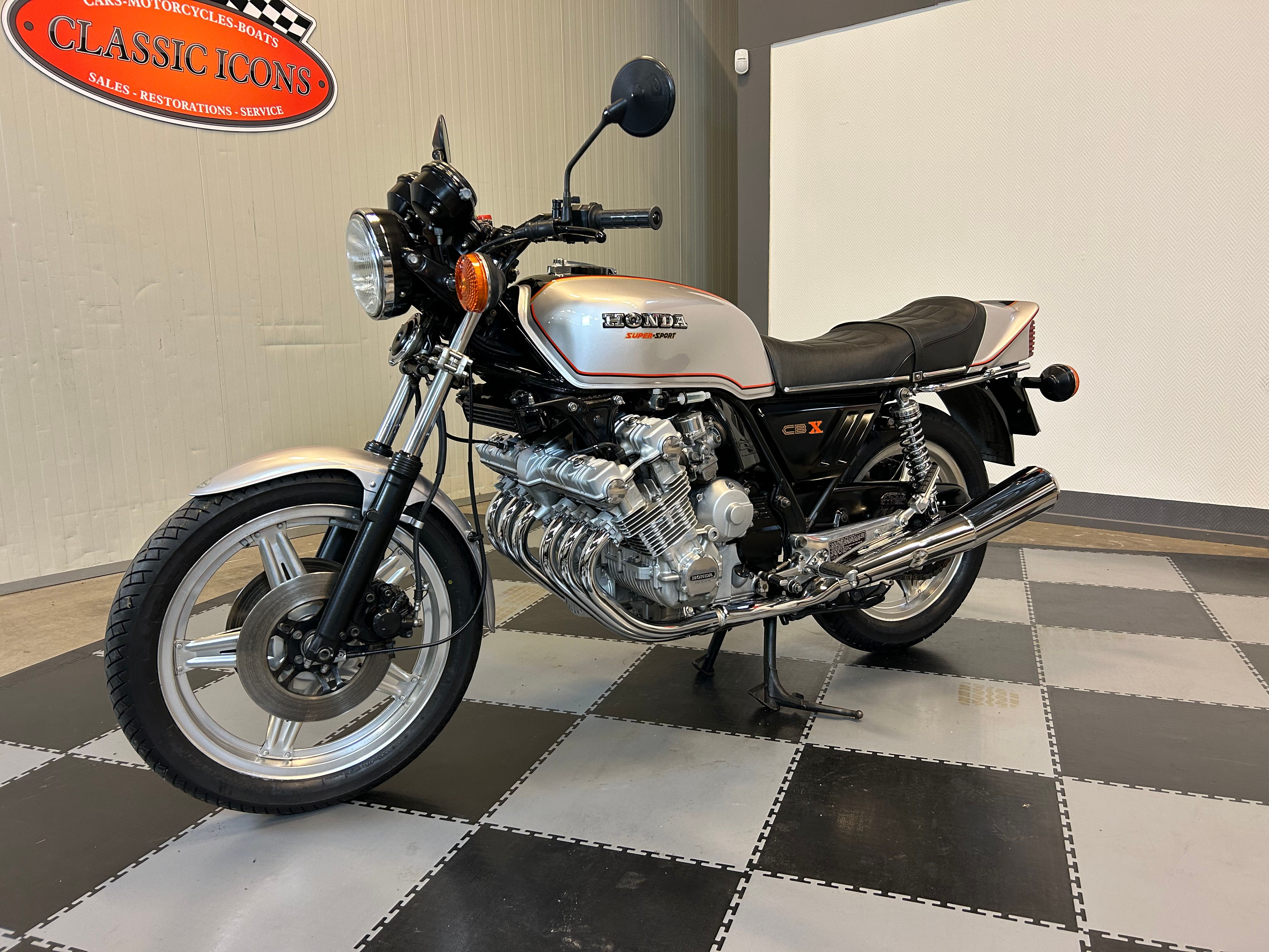 (SOLD !) '79 HONDA CBX 1000-6 cil