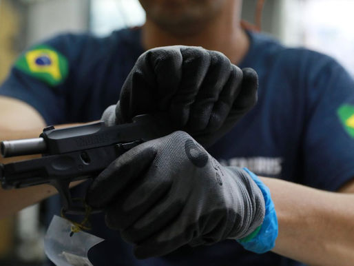 Caçadores, atiradores e colecionadores “perdem” três armas por dia no Brasil