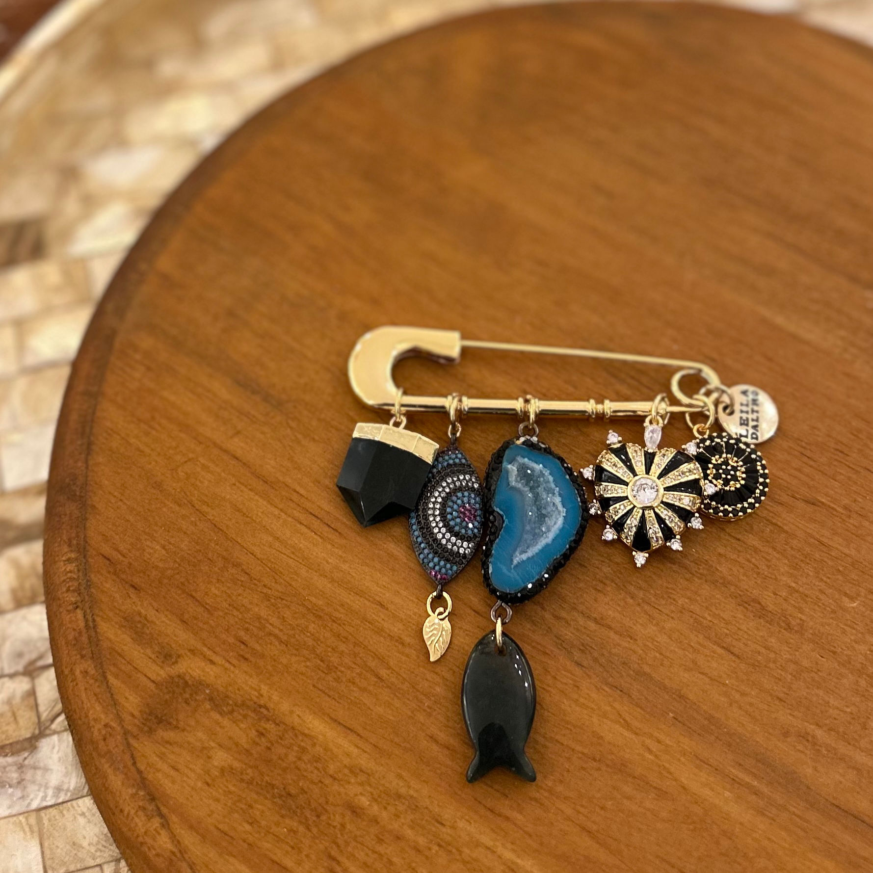 Broche Negrume