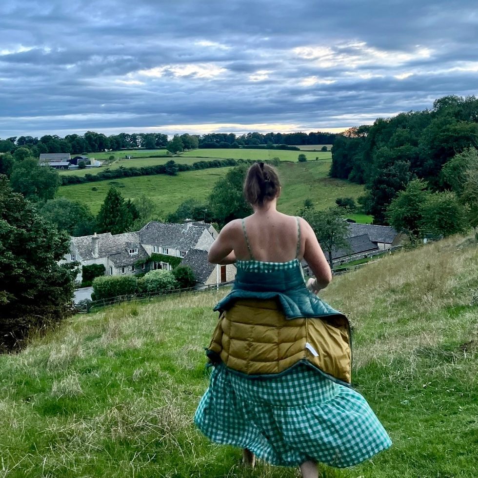 Walking the Welsh countryside after tin shopping | July 2023
