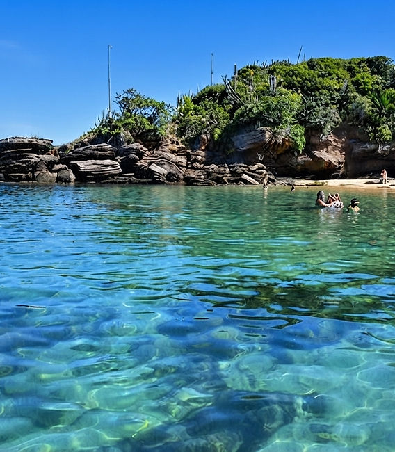Brazil-Buzios-Azedinha-Beach-1440x960-640w.webp_20260930111507.jpg