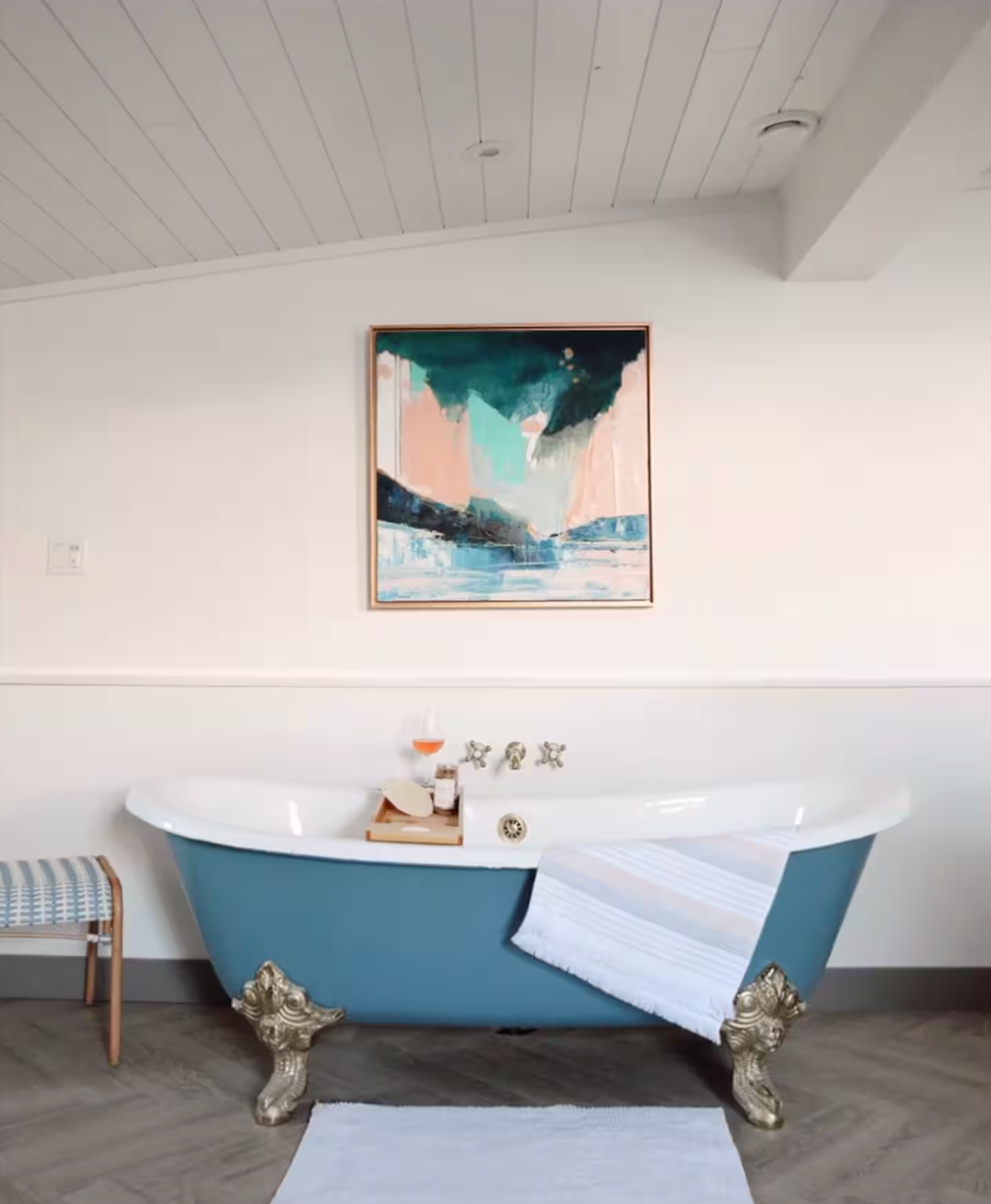 Creekside cafe's Mainstreet bathroom with Soaking Tub