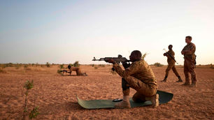 Au Burkina, l’armée neutralise un chef terroriste et 14 autres criminels