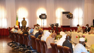 Conseil des Ministres du 13 avril 2022 : Report de crédits et changements au projet de...