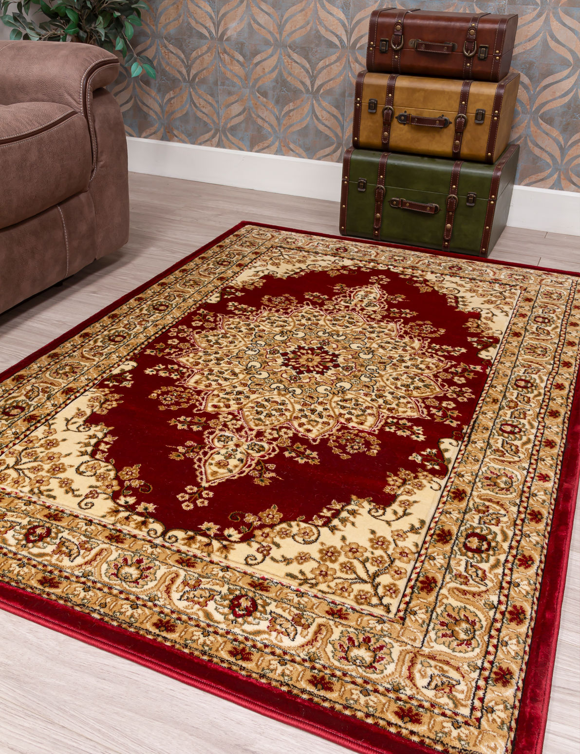 Classique Traditional Red Rug