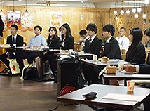 10名の学生さんと 各社の経営者