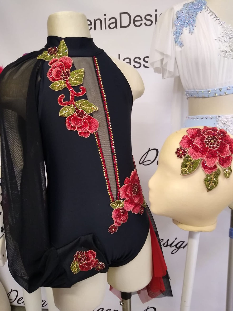 Thumbnail: BRAND NEW! BEAUTIFUL CHILD-LARGE COSTUME.