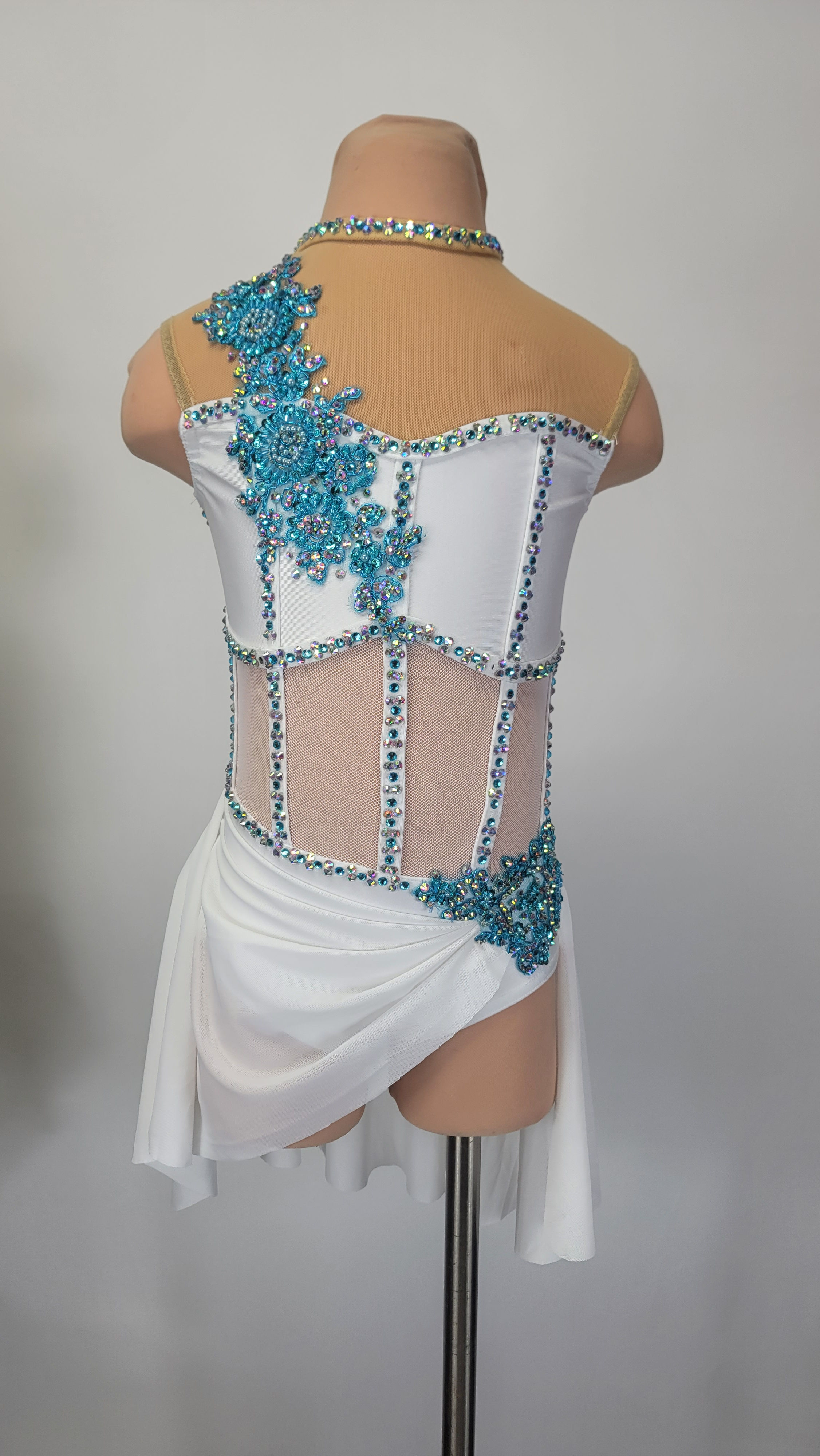 CM beautiful costume