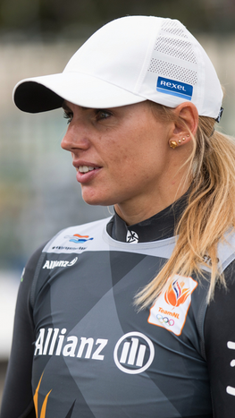 Marit Bouwmeester is een Nederlandse zeilster die goud heeft gewonnen