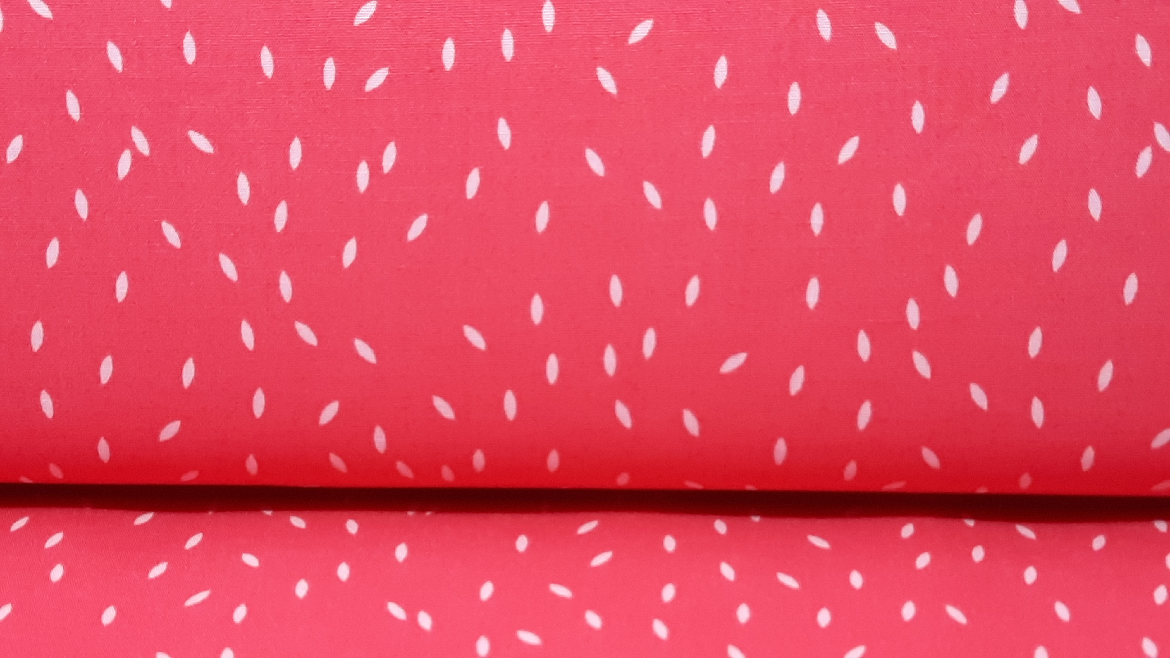 Scatter Printemps April Rhodes, korall med hvit trykk, 0,5m