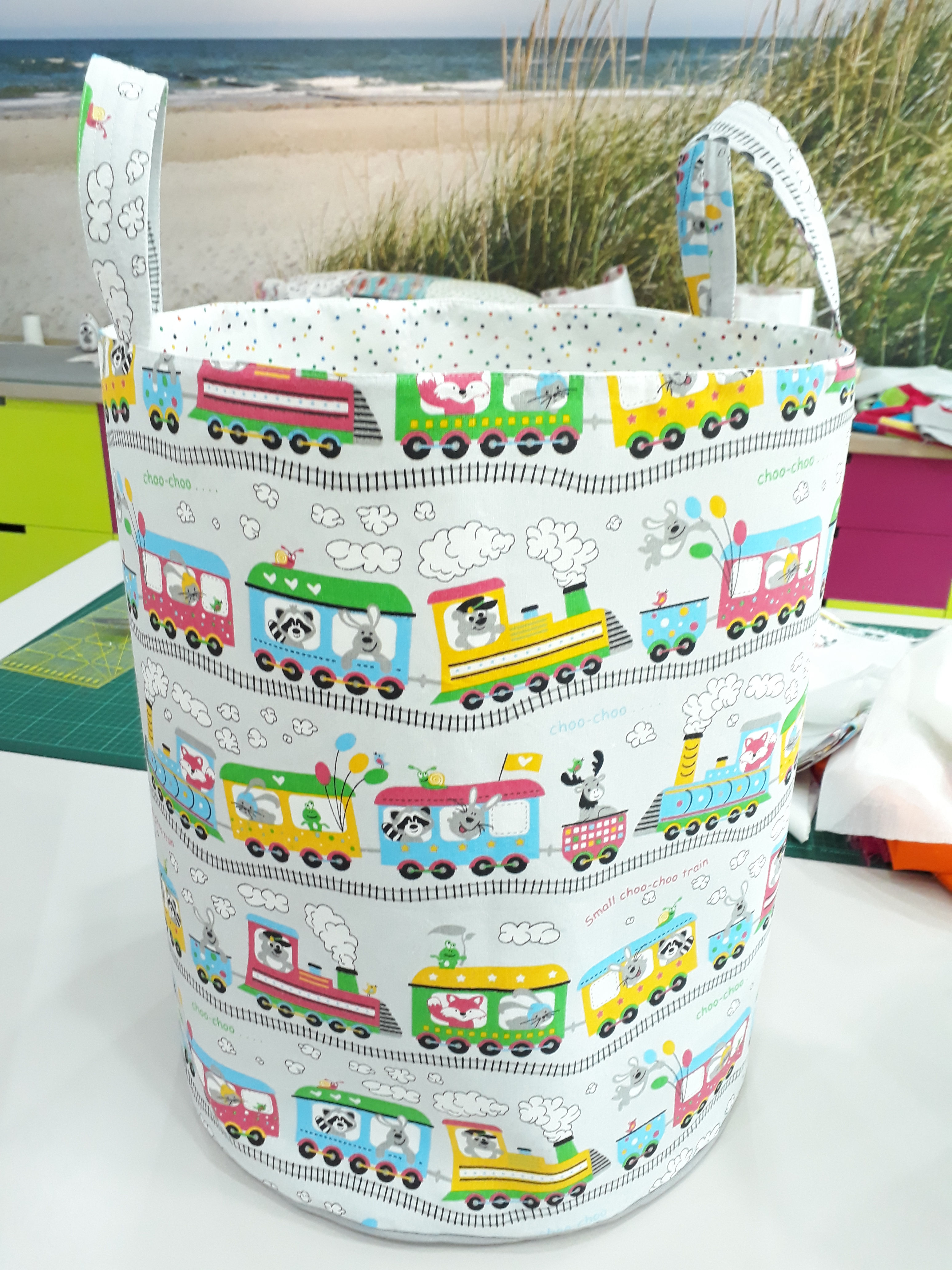 tøykurv togbane, ca. 50 cm høyt