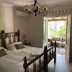Cortijo El Aguilon: Private Luxury Beach Villa, Tarifa, with Swimming Pool and Tennis Court
