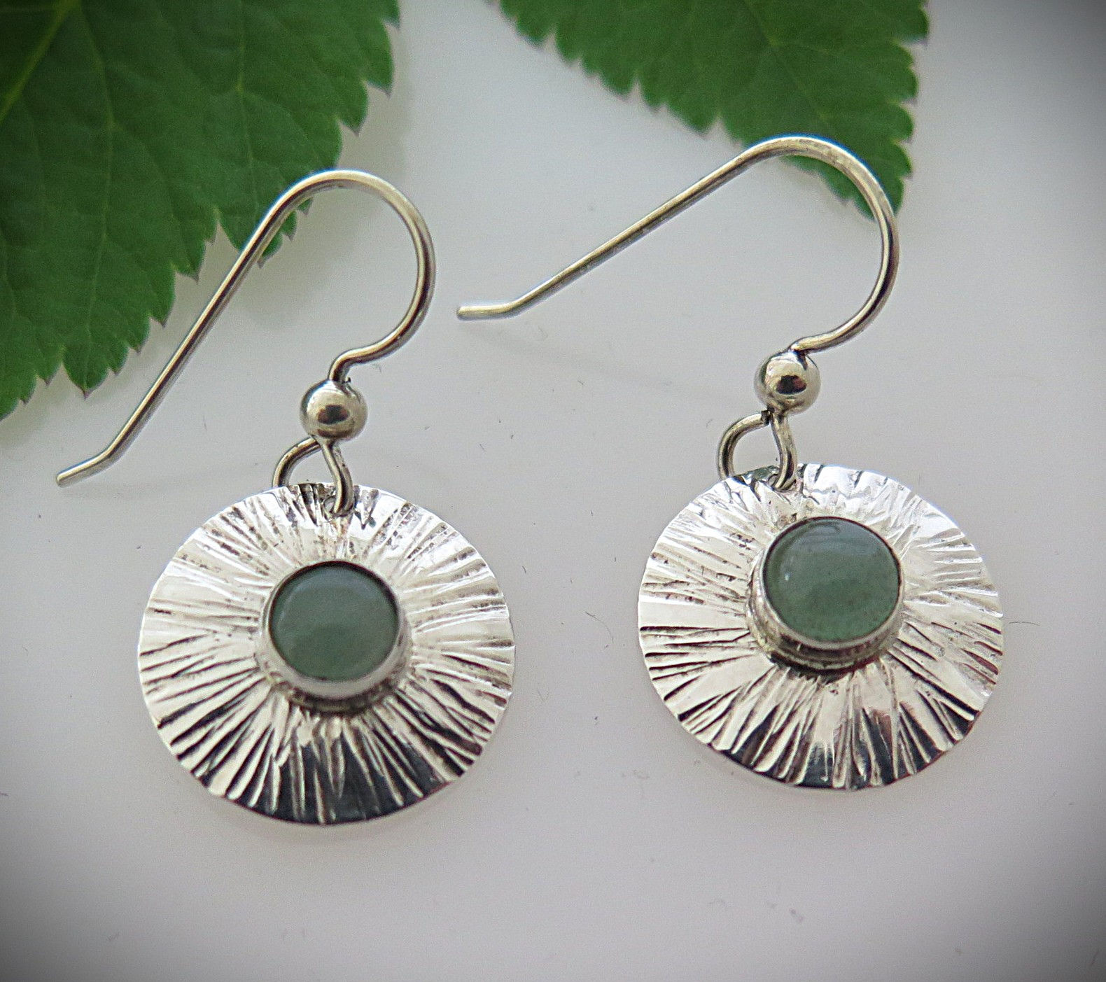 HP14 Faceted earring w/adventurine 5/8"