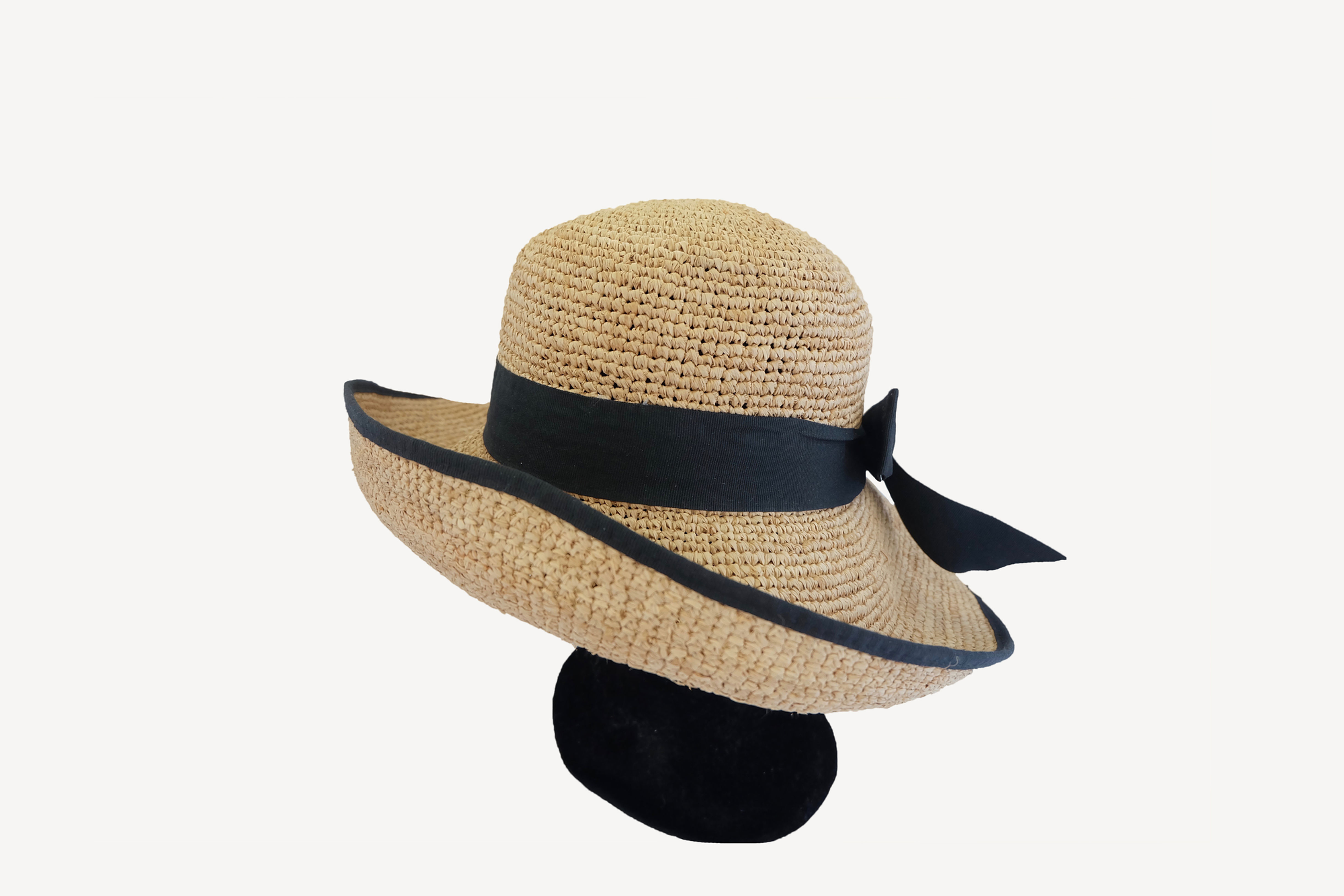 Großer Raffiahut gehäkelt