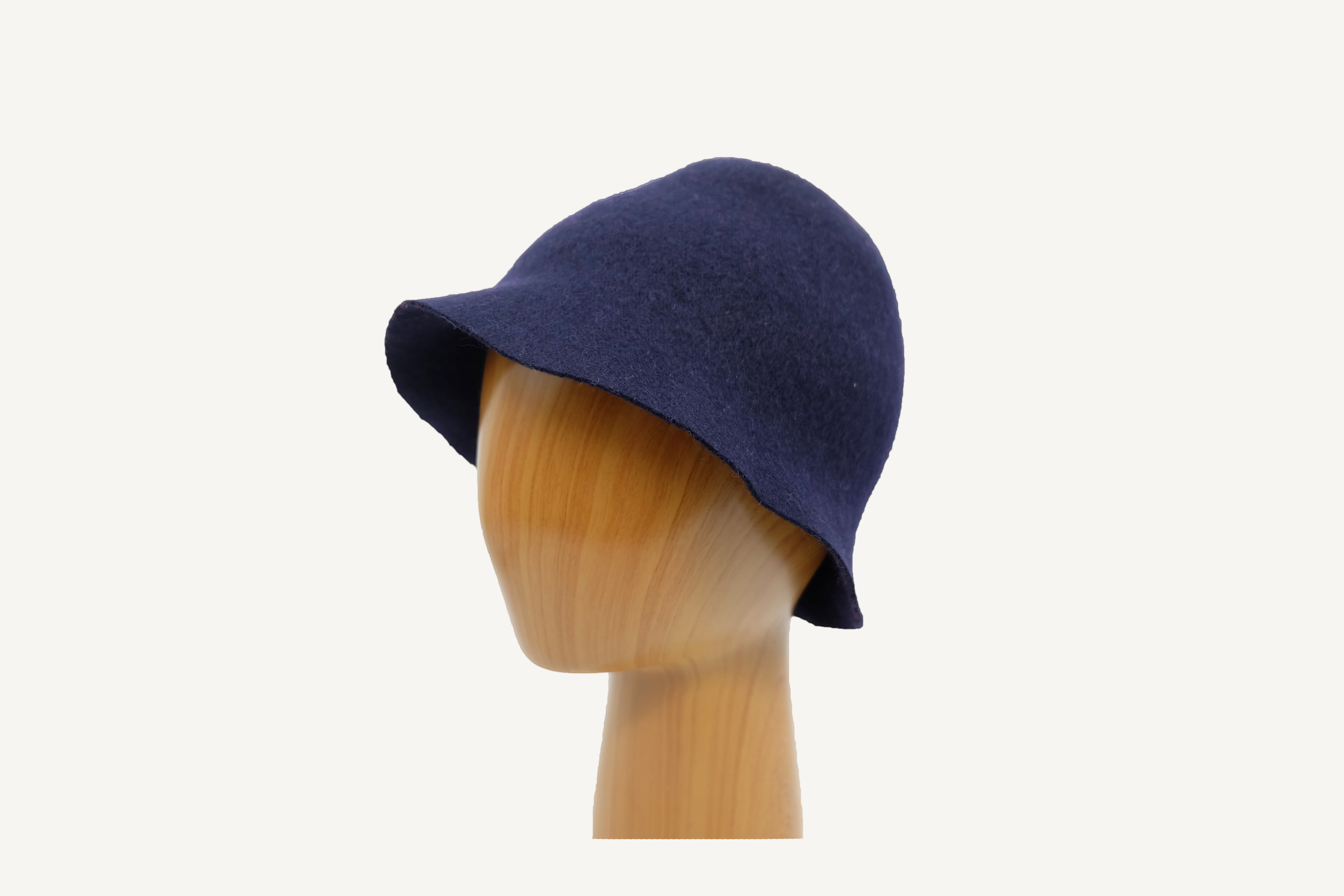 Cloche made of virgin wool