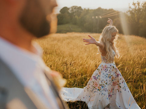 Colourful confetti filled, watercolours & golden hour cocktail wedding in the Cotswolds
