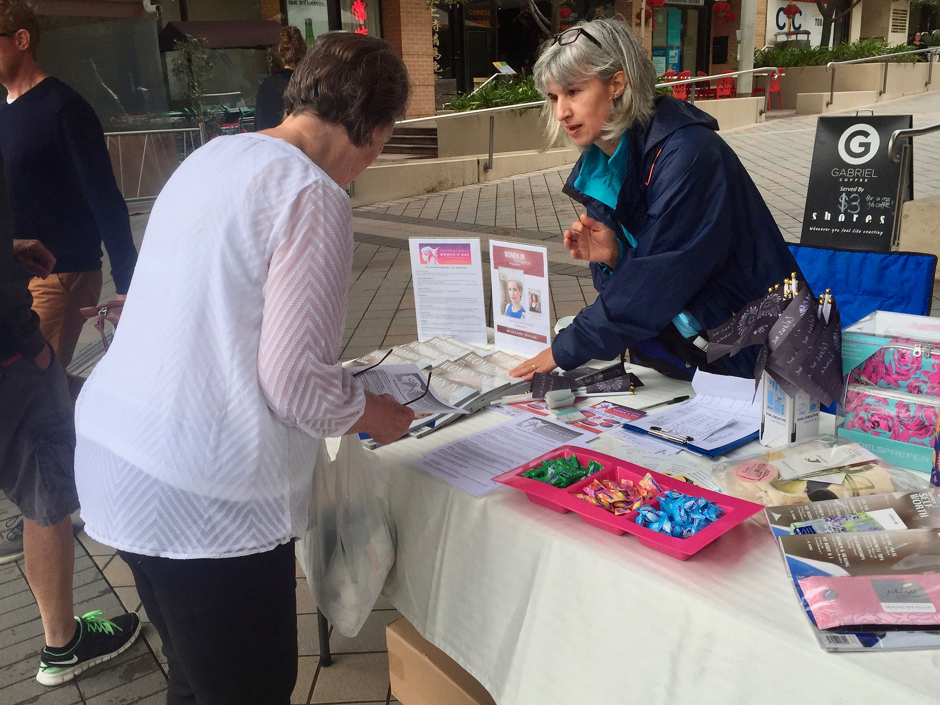 The vital information desk with Suvi