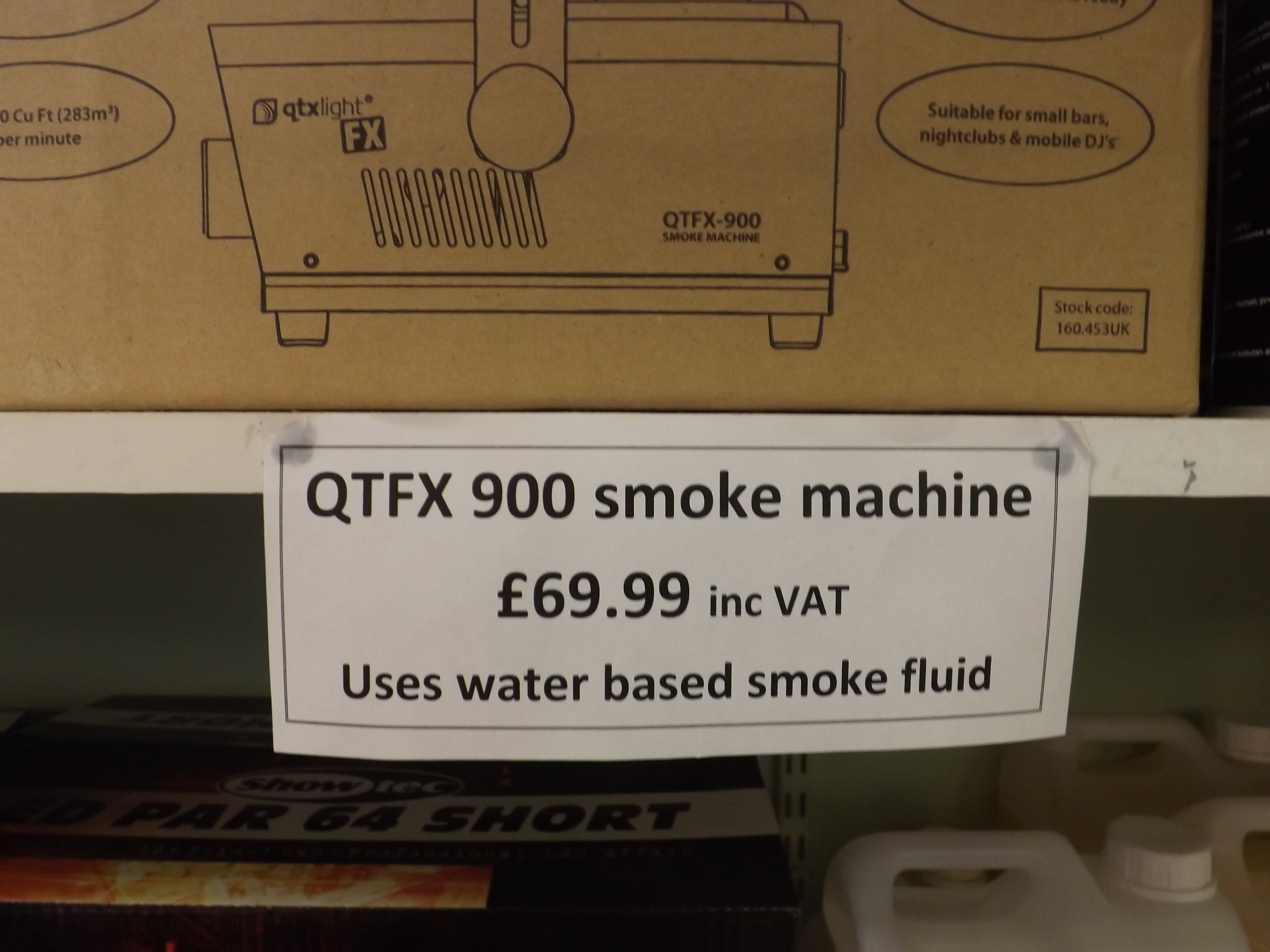 QTFX 900 smoke machine £69.99