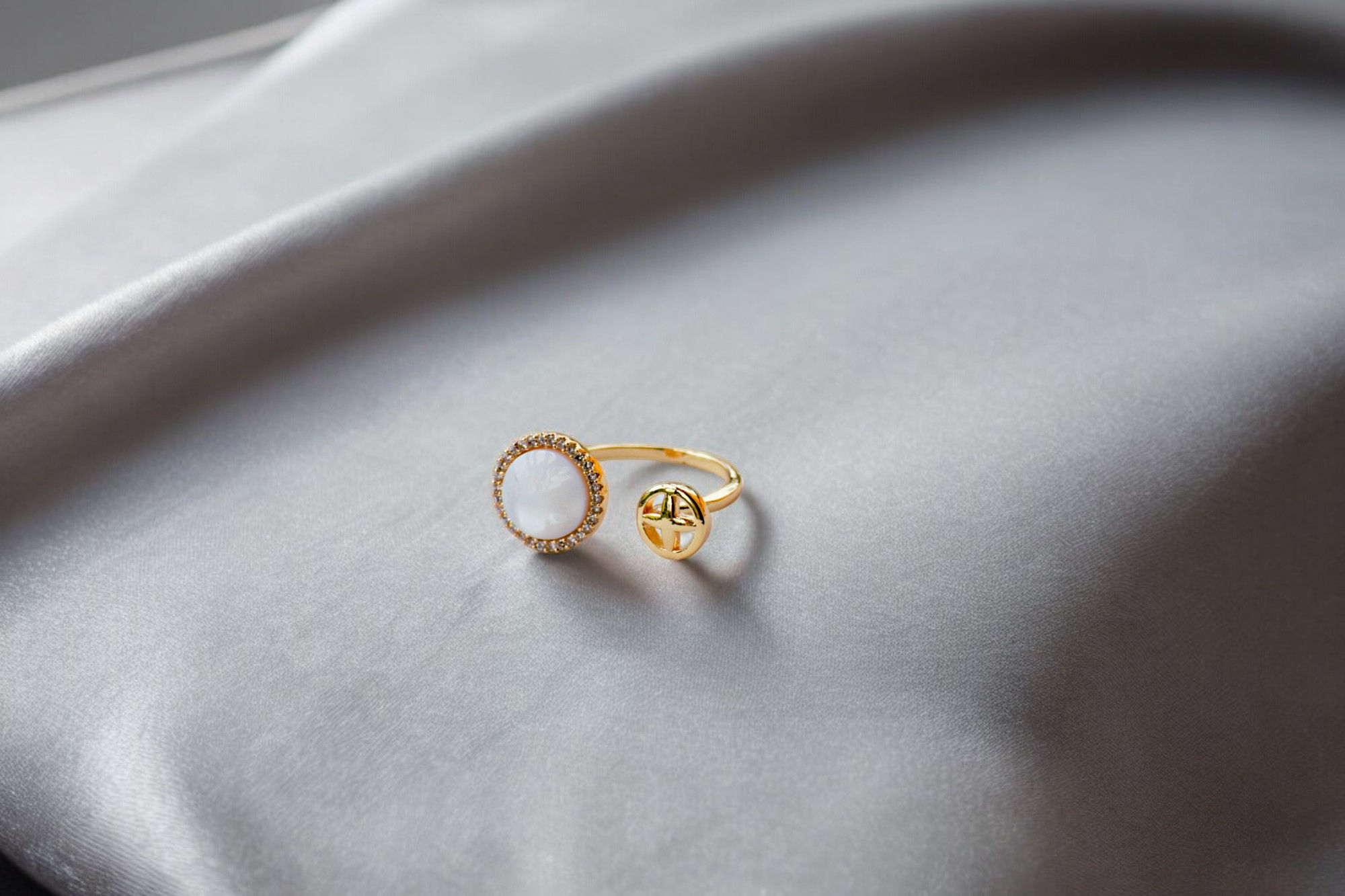 Rose Quartz Circle Women Ring