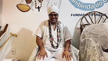 O que você acha? Ele diz que é pastor e também da Umbanda: 'No meu corpo habitam Jesus e Exu'…