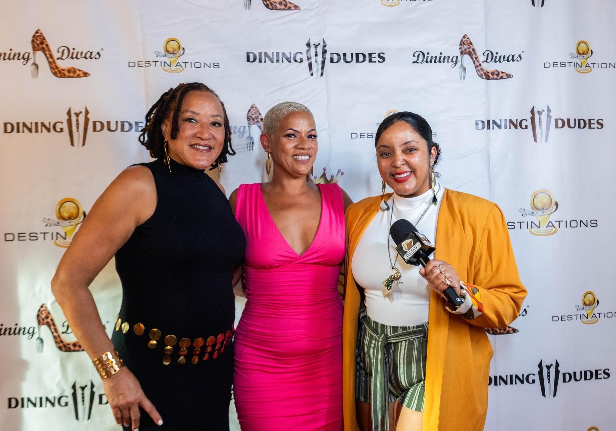 Photo Credit: Barion McQueen, South Florida Digest Invited Guest with Dining Divas Tamara Davis and Frankie Red on The Red Carpet. 