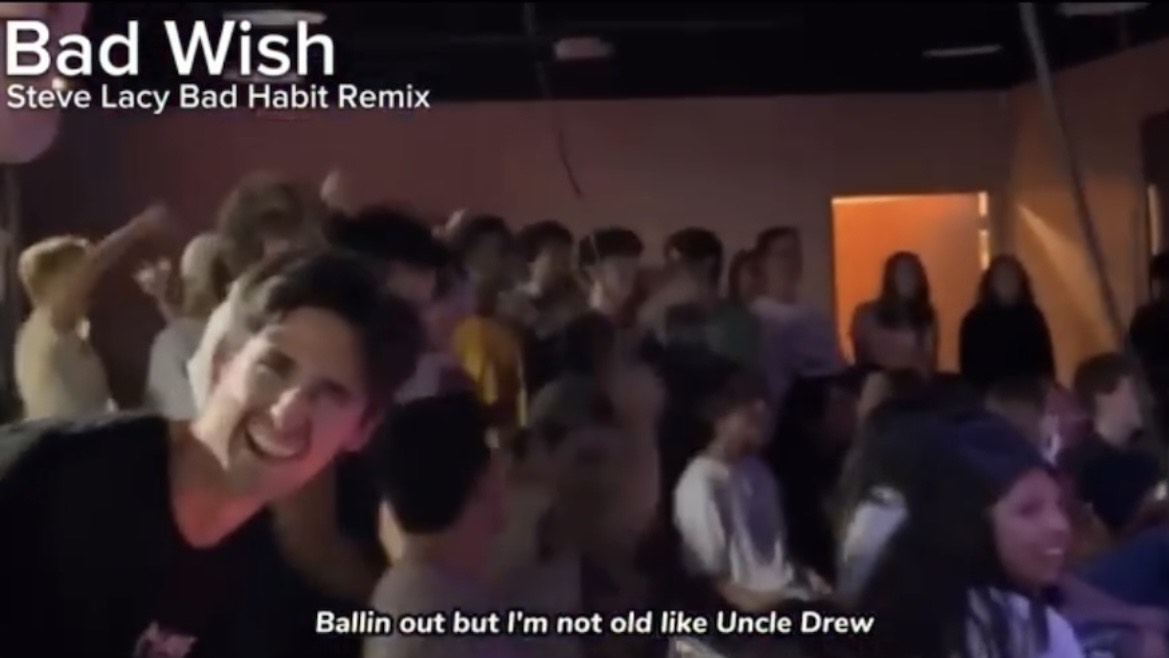 Audience reaction to Bad Wish by 100Fee at LMU