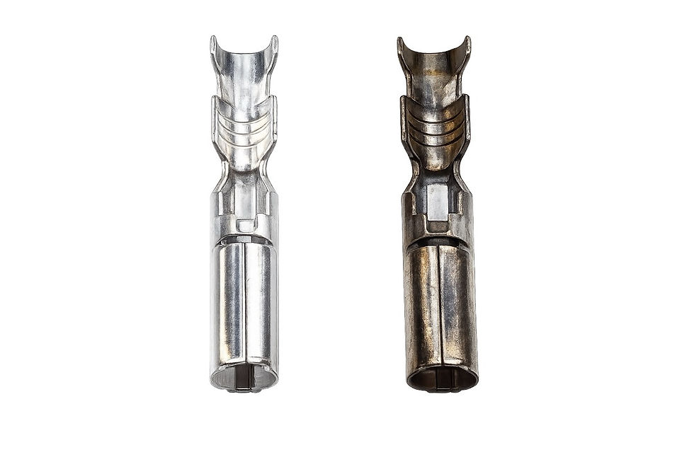 Comparaison de contacts étamés avec et sans protection anti-ternissement SOLAR 7074 PT. Passivation de l’étain contre l’oxydation, la décoloration et le ternissement par DR. HESSE.