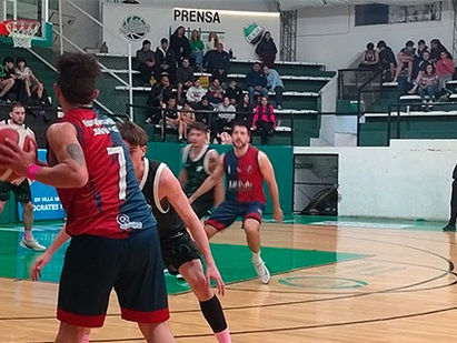 Villa Mitre cayó con el último... y en casa