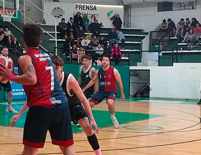 Villa Mitre cayó con el último... y en casa