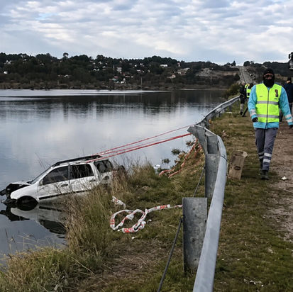 Cuatro hermanas murieron al caer al agua con su camioneta