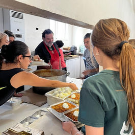 Piden donaciones para seguir entregando 400 viandas diarias