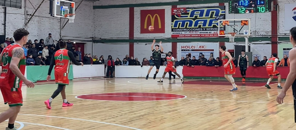 Con un triple increíble, Villa Mitre sumó la tercera