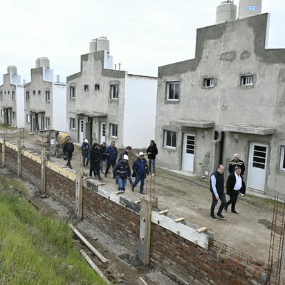 Susbielles recorrió la reactivación del plan de viviendas de Luz y Fuerza